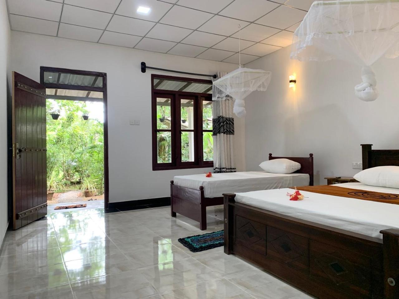 Manju Homestay Sigiriya Bagian luar foto