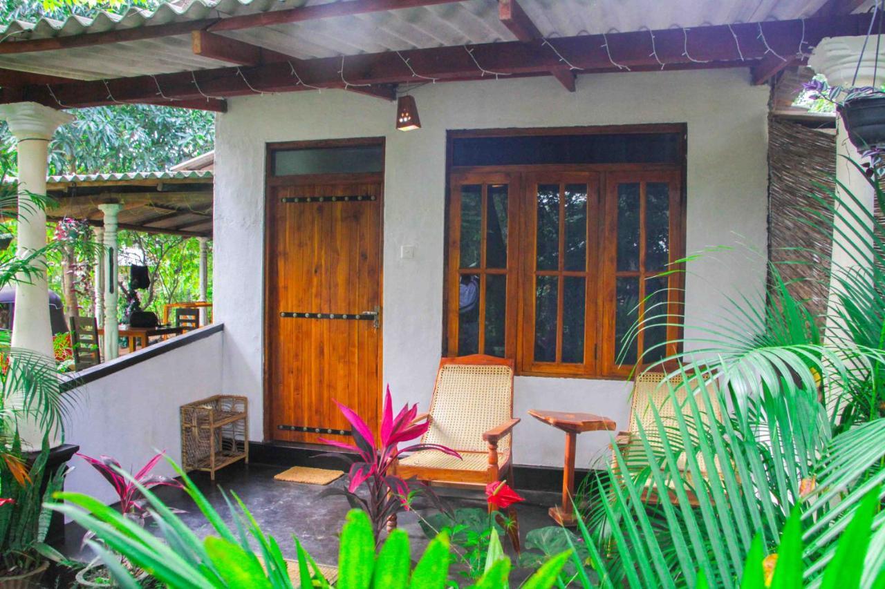 Manju Homestay Sigiriya Bagian luar foto