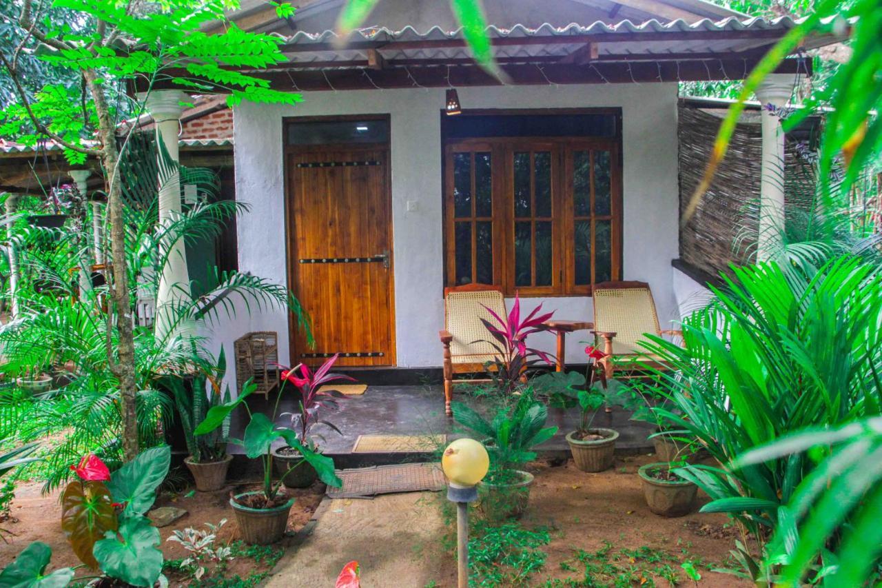 Manju Homestay Sigiriya Bagian luar foto