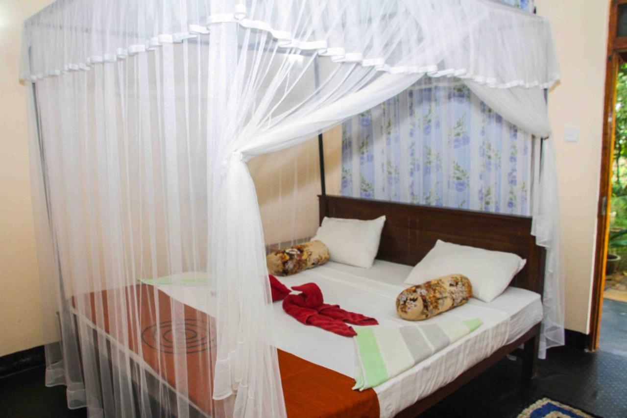 Manju Homestay Sigiriya Bagian luar foto